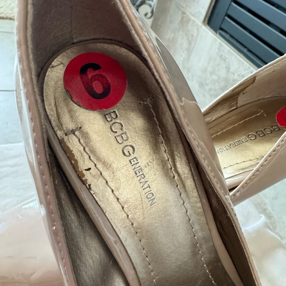BCBGeneration Heels Beige Nude Patent Platform Pointy Toe - Size 6 - Picture 2 of 8